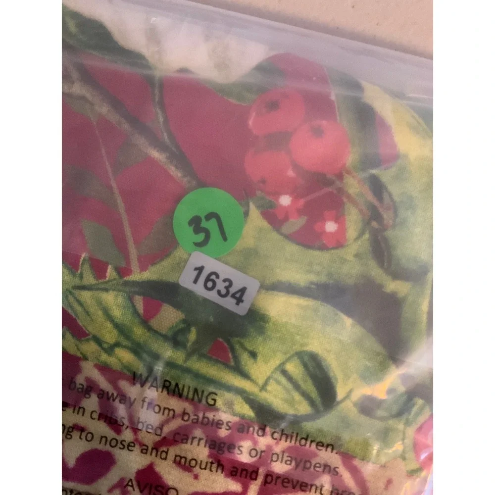 Michel Design Works Kitchen Apron Floral Red Green White‎ Flowers Holly Berries